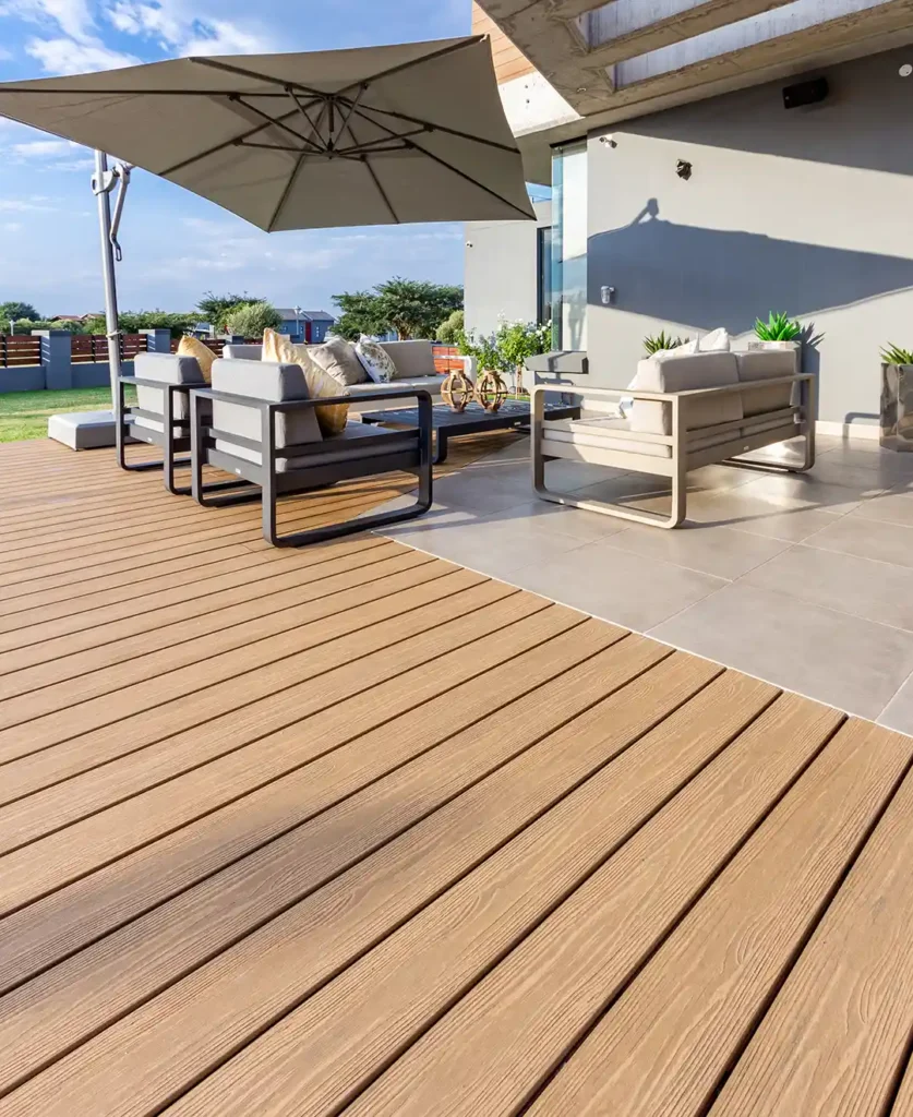 A modern deck using Eva-Last decking
